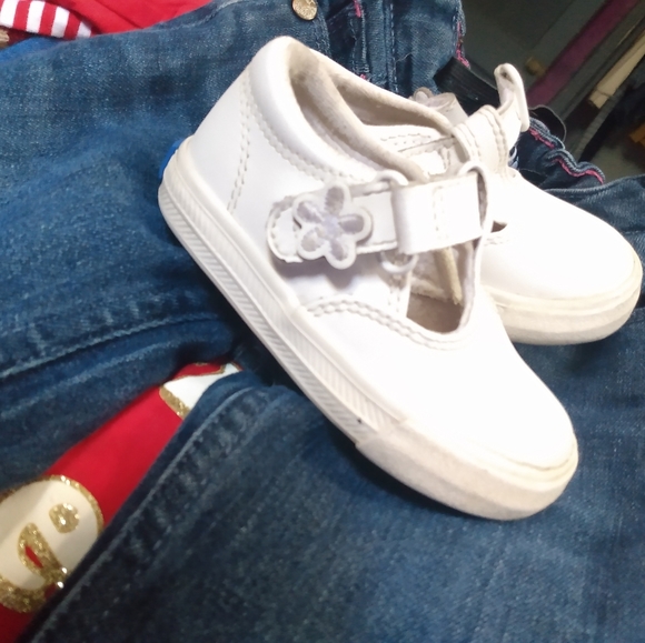 Shoes - Picture 4 of 4